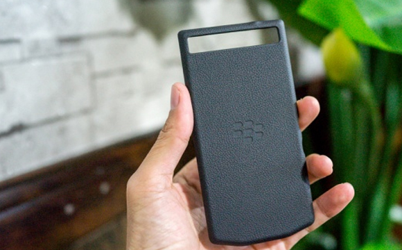 Smartphone BlackBerry 10 Segera Hadir dengan Desain Porsche?