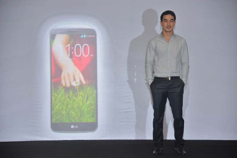 LG G2 Resmi dirulis di Indonesia Harga Rp. 6.799.000