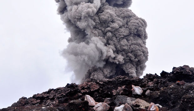 Gunung slamet meletus lagi