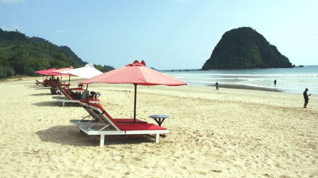 pantai terindah di jawa timur