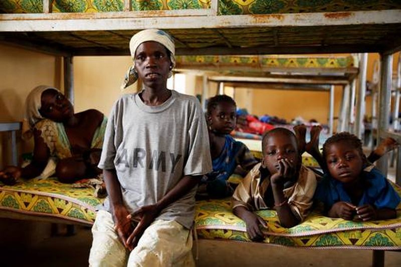 Perempuan dan anak-anak yang diselamatkan dari Boko Haram. (Foto : Reuters)