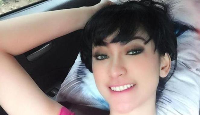 foto seksi amel alvi